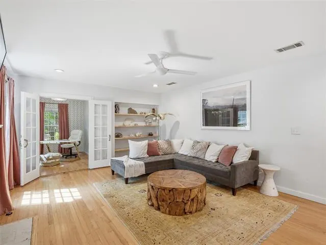 1429 El Campo Dr, Dallas TX - Leased Oct 2026